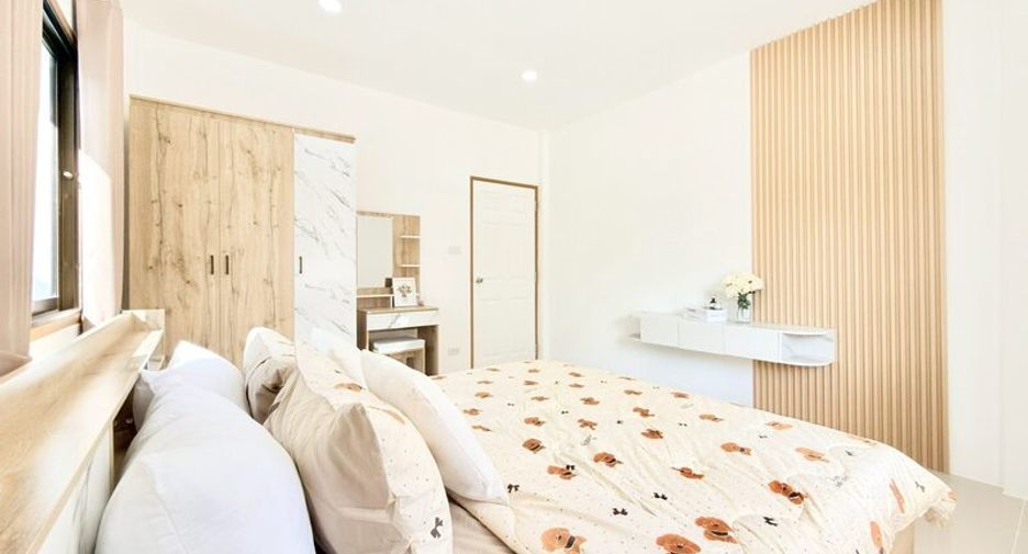 For sale 2 bedrooms townhouse in East Pattaya, Pattaya