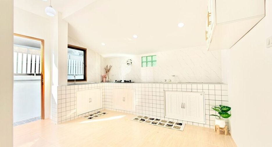 For sale 2 bedrooms townhouse in East Pattaya, Pattaya