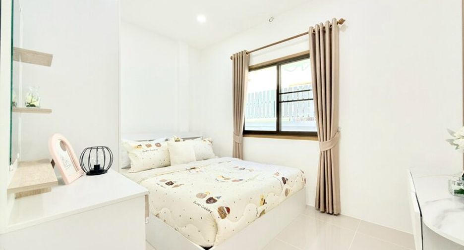 For sale 2 bedrooms townhouse in East Pattaya, Pattaya