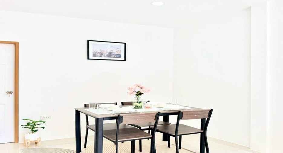 For sale 2 bedrooms townhouse in East Pattaya, Pattaya