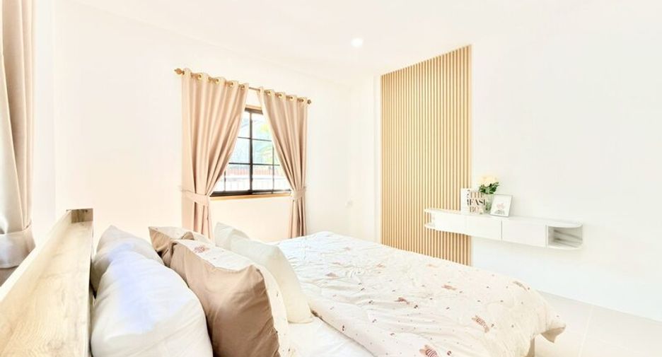 For sale 2 bedrooms townhouse in East Pattaya, Pattaya