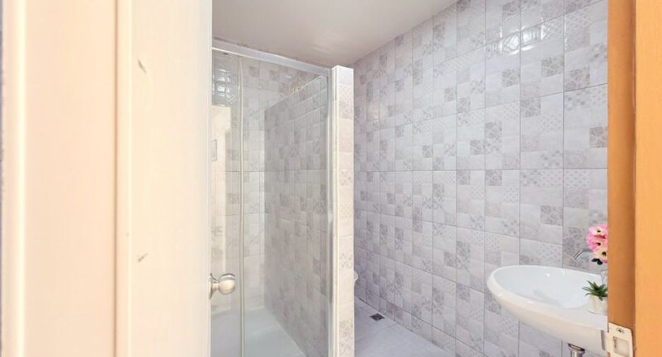 For sale 2 bedrooms townhouse in East Pattaya, Pattaya