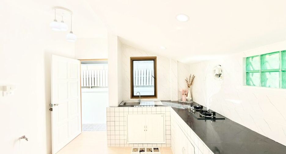 For sale 2 bedrooms townhouse in East Pattaya, Pattaya