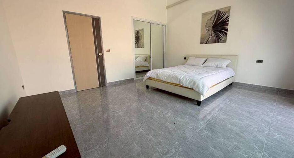 For sale 6 bedrooms villa in Pratumnak, Pattaya