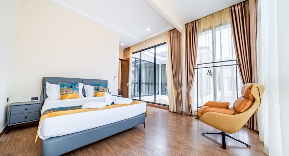 For sale 7 bedrooms house in Bang Lamung, Chonburi