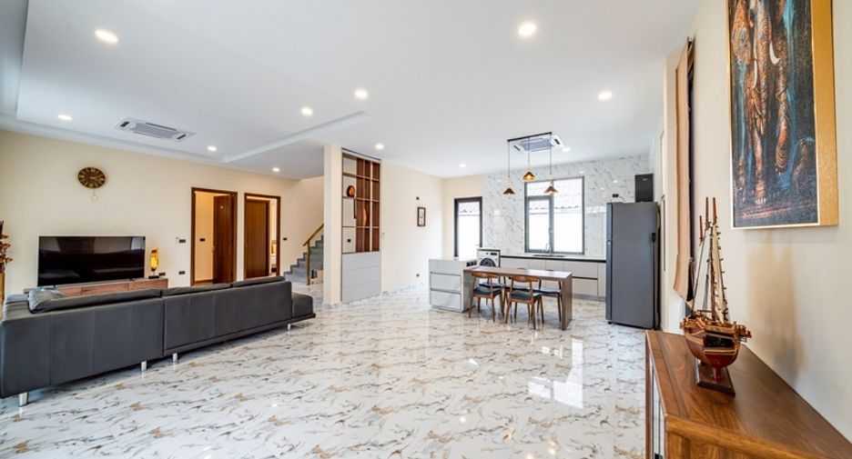 For sale 7 bedrooms house in Bang Lamung, Chonburi