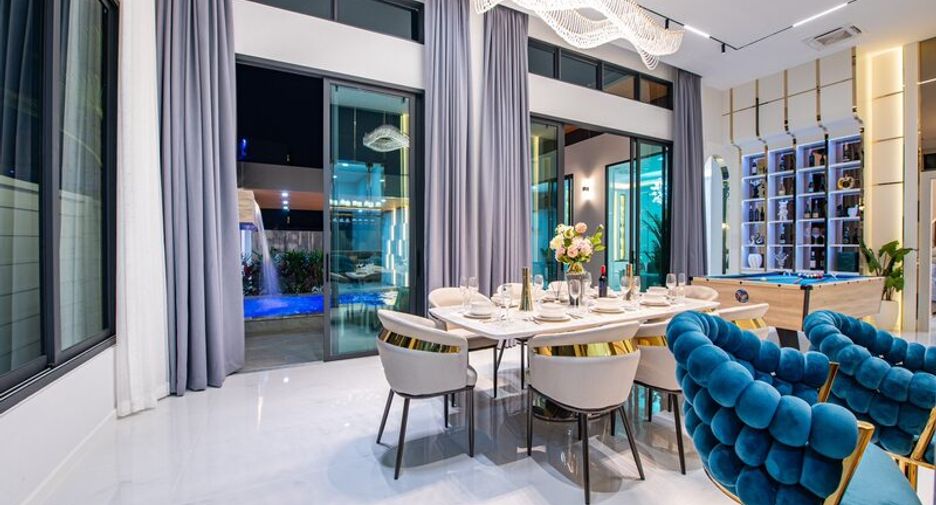For sale 4 bedrooms house in Jomtien, Pattaya