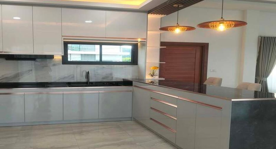 For sale 3 bedrooms villa in Sattahip, Chonburi