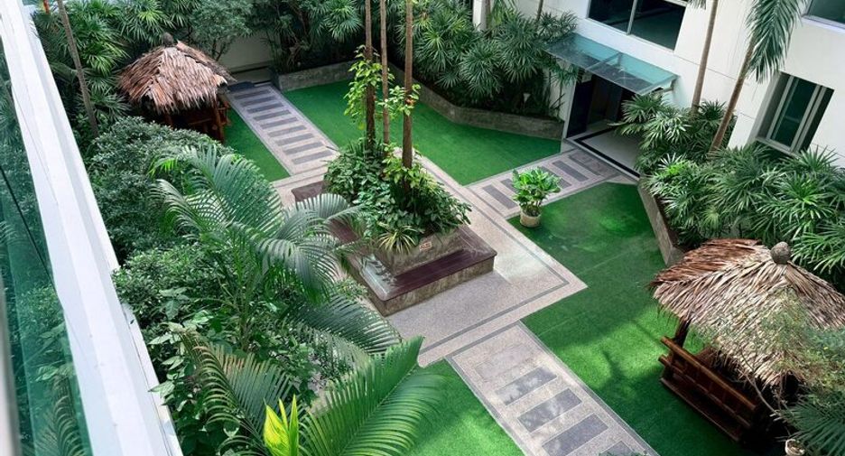 For sale studio condo in Pratumnak, Pattaya