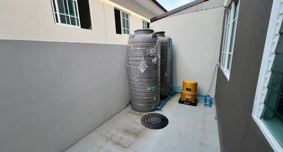 For sale 4 bedrooms house in Huay Yai, Pattaya