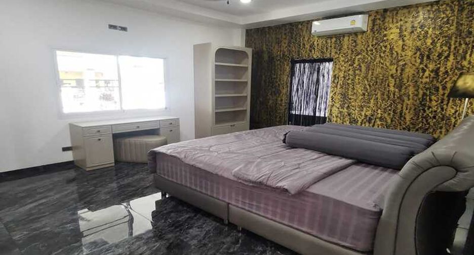 À vendre 4 chambres villa à Bang Lamung, Chonburi