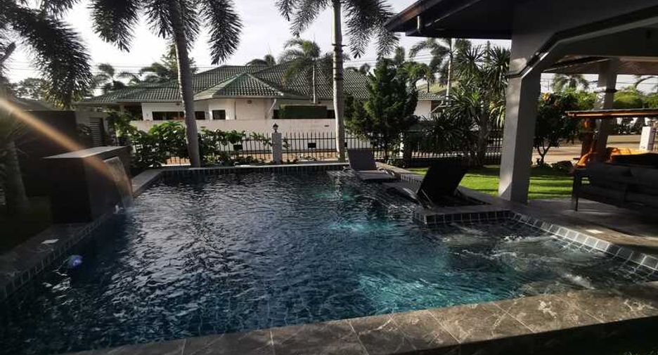 À vendre 4 chambres villa à Bang Lamung, Chonburi