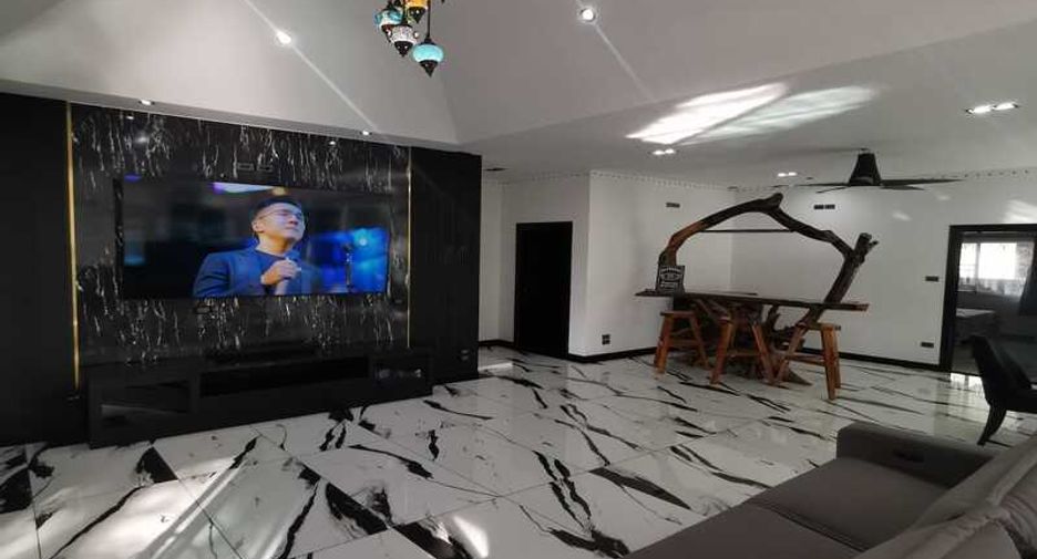 À vendre 4 chambres villa à Bang Lamung, Chonburi