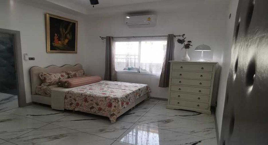 À vendre 4 chambres villa à Bang Lamung, Chonburi
