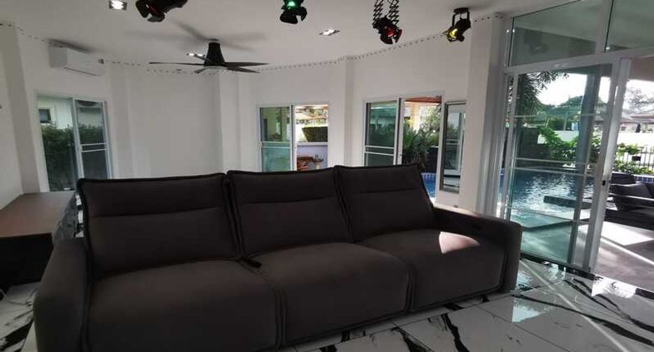 À vendre 4 chambres villa à Bang Lamung, Chonburi