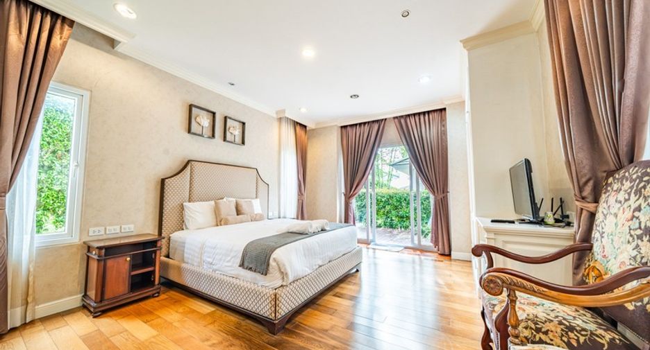 For sale 4 bedrooms villa in East Pattaya, Pattaya