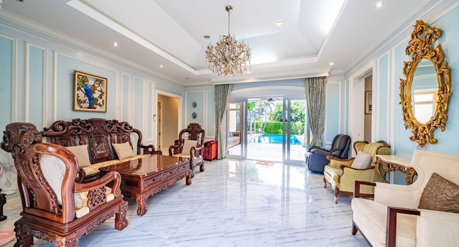 For sale 4 bedrooms villa in East Pattaya, Pattaya
