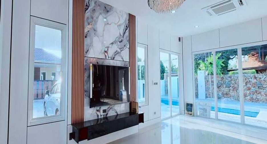 For sale 3 bedrooms villa in Huay Yai, Pattaya