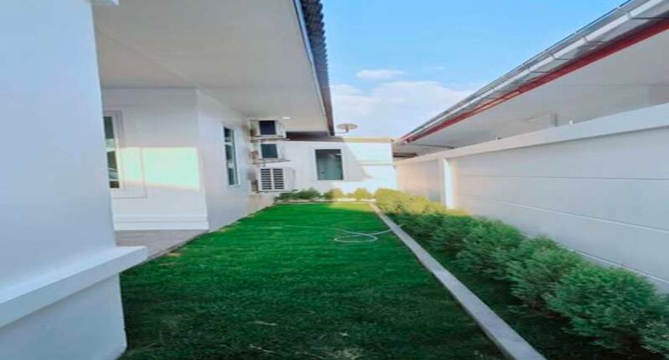 For sale 3 bedrooms villa in Huay Yai, Pattaya