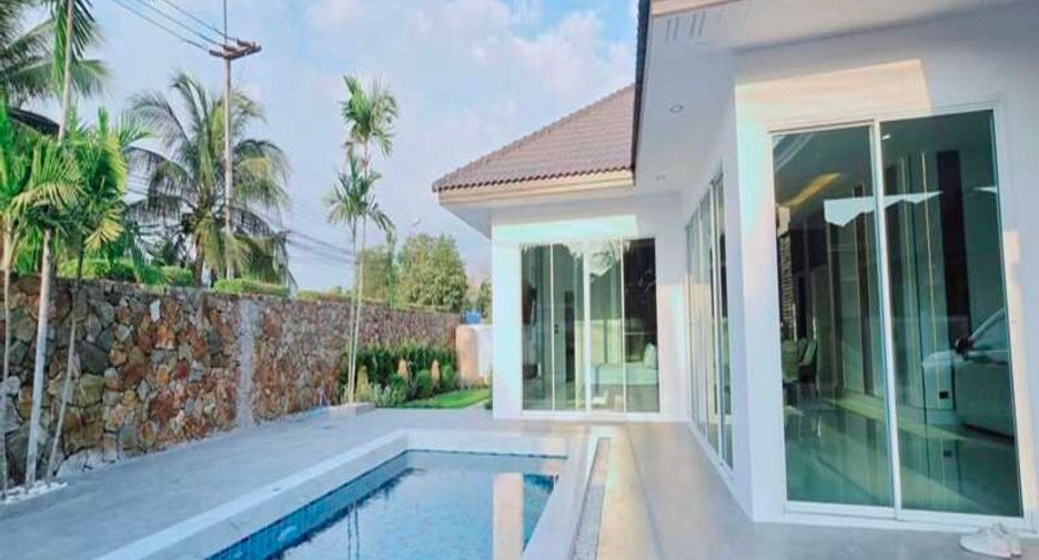 For sale 3 bedrooms villa in Huay Yai, Pattaya