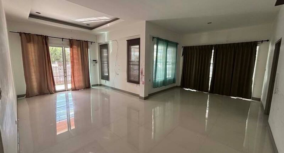 For sale 3 bedrooms house in Bang Lamung, Chonburi