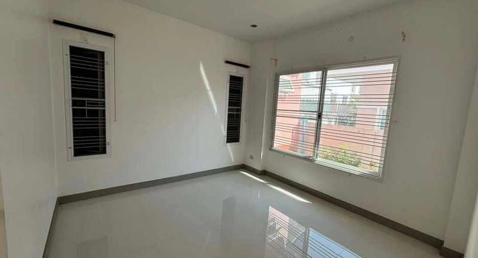 For sale 3 bedrooms house in Bang Lamung, Chonburi