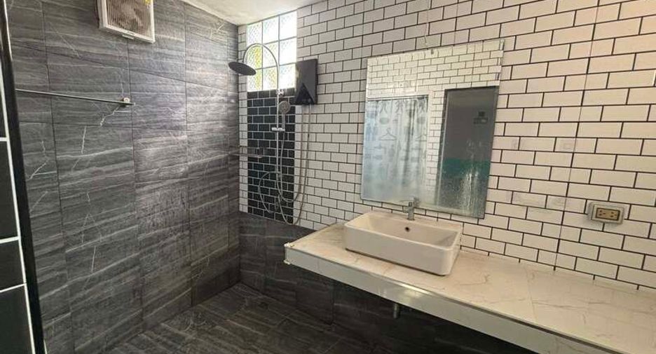 For sale 3 bedrooms house in Bang Lamung, Chonburi