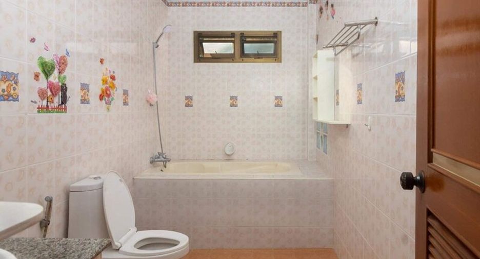 For sale 3 bedrooms villa in East Pattaya, Pattaya