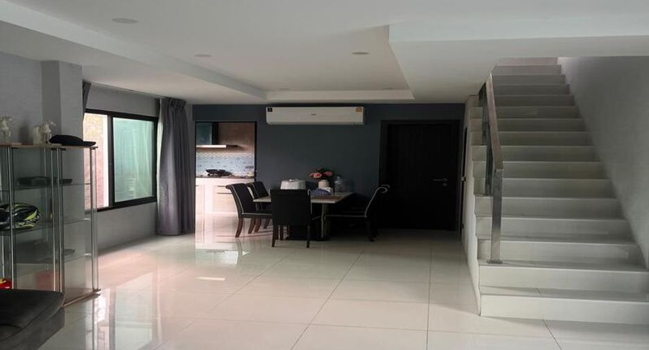 For sale 3 bedrooms villa in Bang Lamung, Chonburi