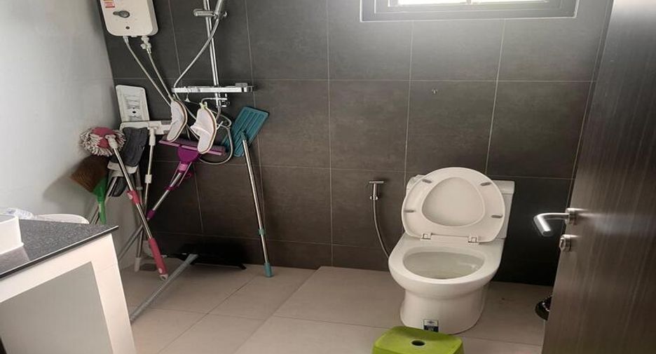 For sale 3 bedrooms villa in Bang Lamung, Chonburi