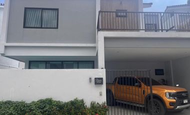 À vendre 3 chambres villa à East Pattaya, Pattaya