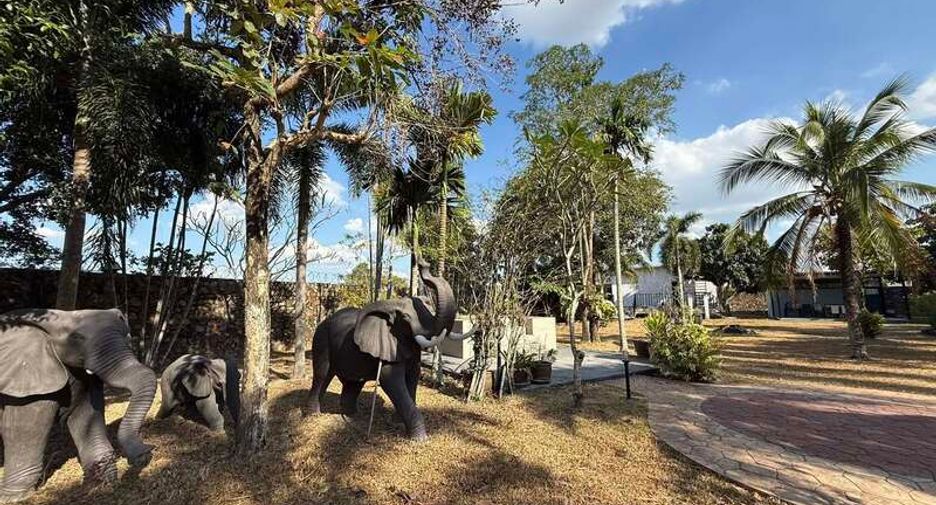 Casa en venta de 10 habitaciones en Bang Lamung, Chonburi