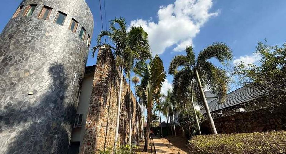 Casa en venta de 10 habitaciones en Bang Lamung, Chonburi