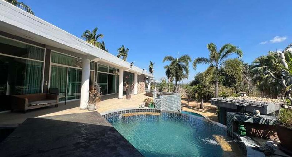 Casa en venta de 10 habitaciones en Bang Lamung, Chonburi