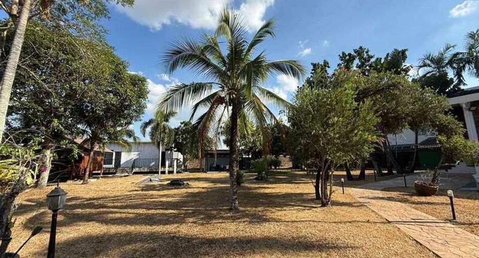Casa en venta de 10 habitaciones en Bang Lamung, Chonburi