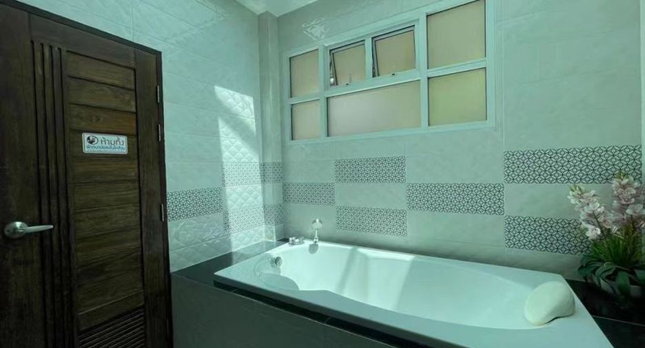 For sale 3 bedrooms villa in Huay Yai, Pattaya