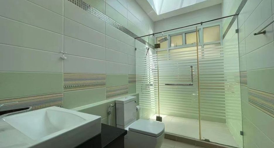 For sale 3 bedrooms villa in Huay Yai, Pattaya