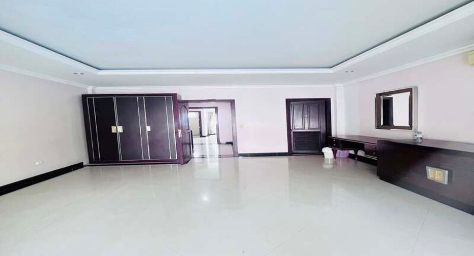 For sale 2 bedrooms townhouse in South Pattaya, Pattaya