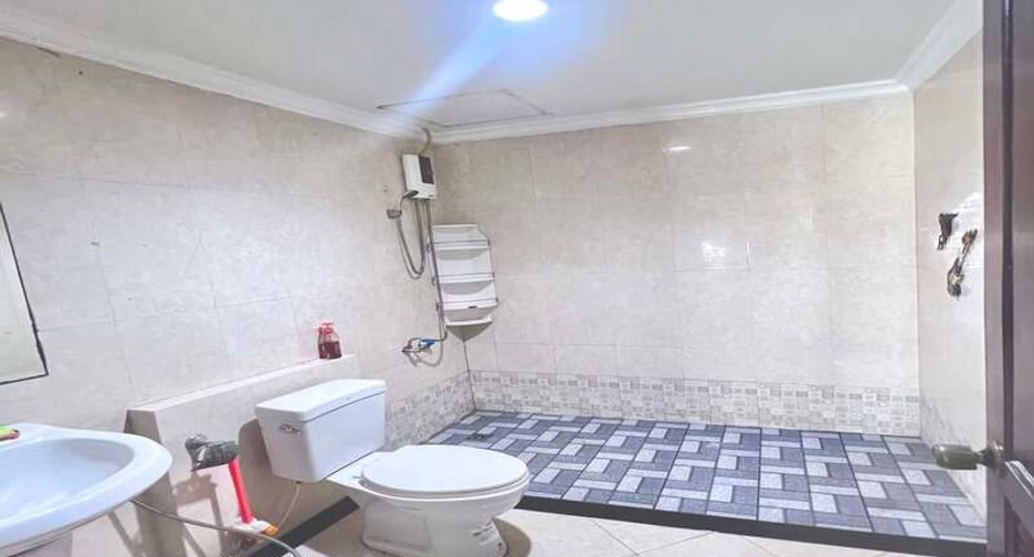 For sale 2 bedrooms townhouse in South Pattaya, Pattaya