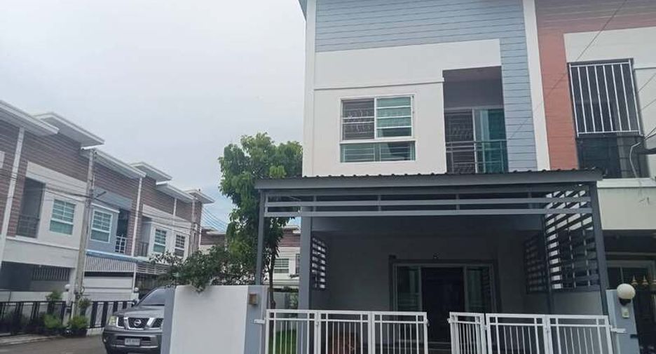 For sale 3 bedrooms townhouse in East Pattaya, Pattaya