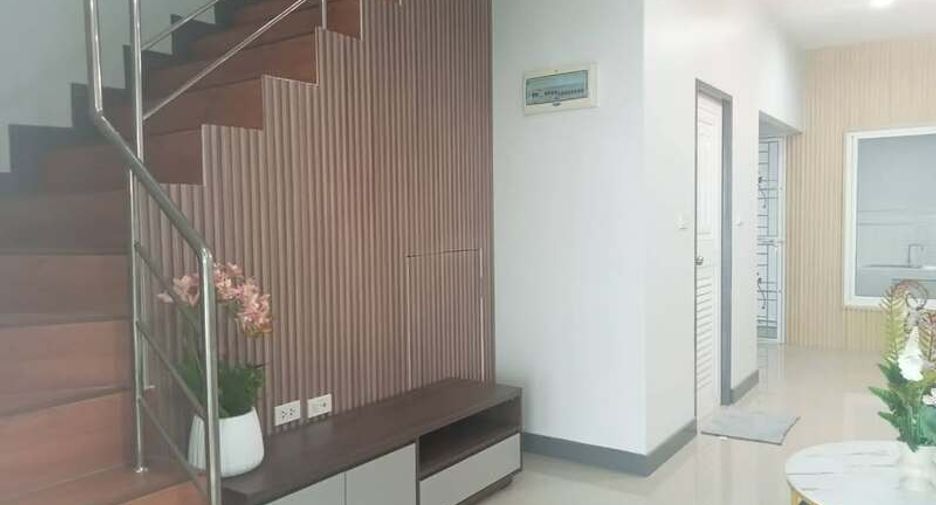 For sale 3 bedrooms townhouse in East Pattaya, Pattaya