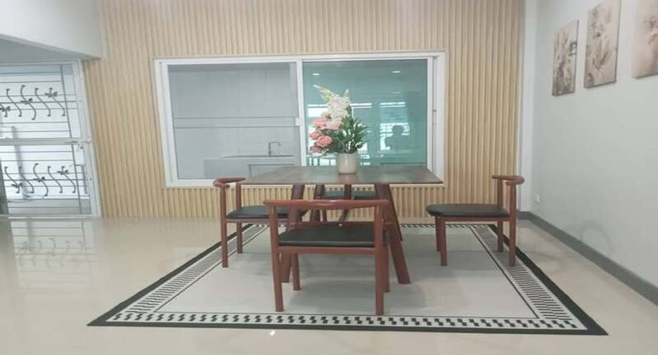 For sale 3 bedrooms townhouse in East Pattaya, Pattaya