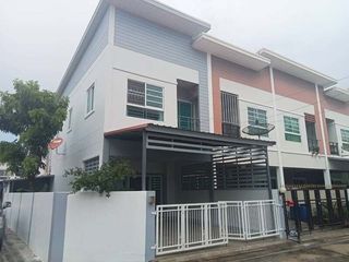 For sale 3 bedrooms townhouse in Bang Lamung, Chonburi
