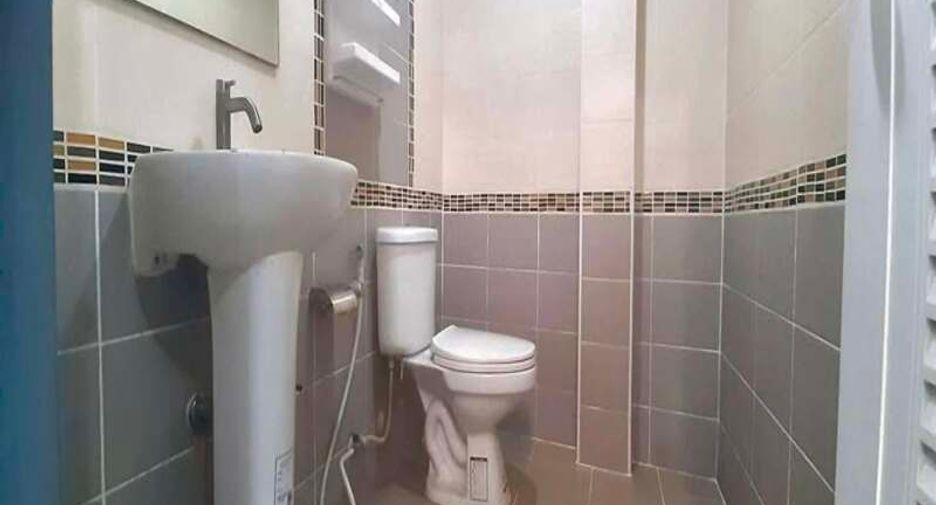 For sale 3 bedrooms townhouse in East Pattaya, Pattaya