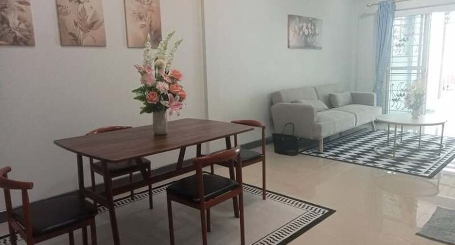 For sale 3 bedrooms townhouse in East Pattaya, Pattaya