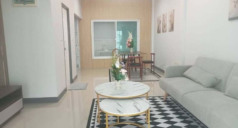 For sale 3 bedrooms townhouse in East Pattaya, Pattaya