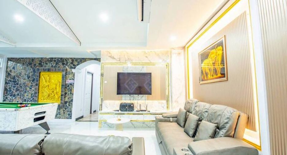 For sale 5 bedrooms villa in Sattahip, Chonburi