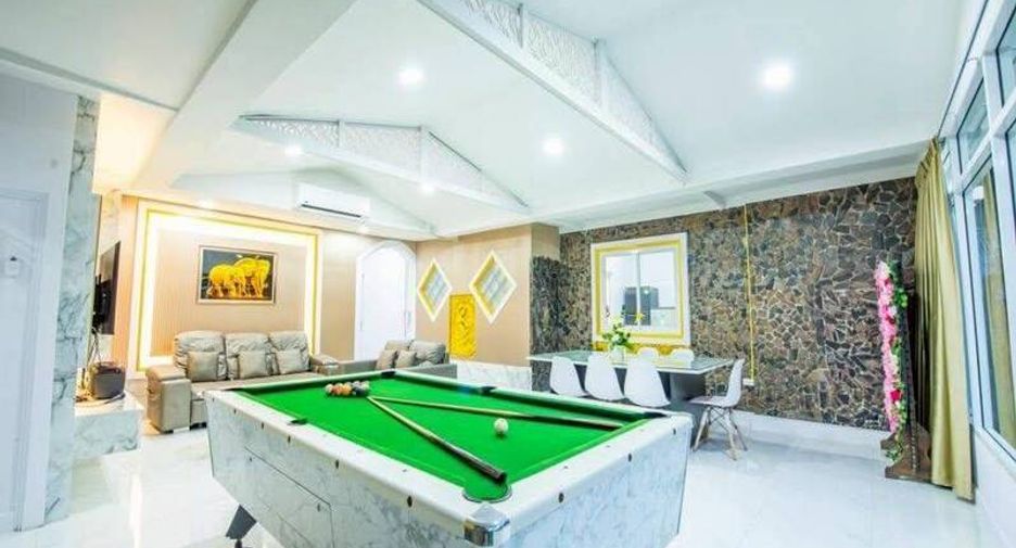 For sale 5 bedrooms villa in Sattahip, Chonburi