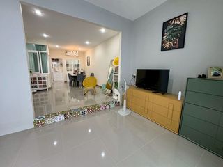 For sale 4 ベッドルーム townhouse in Bang Lamung, Chonburi