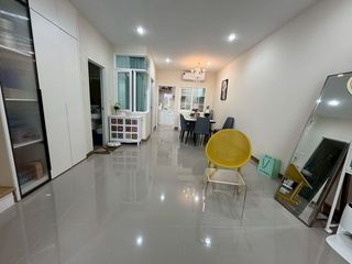 For sale 4 ベッドルーム townhouse in Bang Lamung, Chonburi